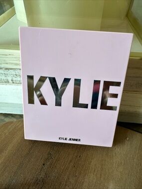 Kylie Jenner Cosmetics Pressed Blush Powder in Pink Power New No Box